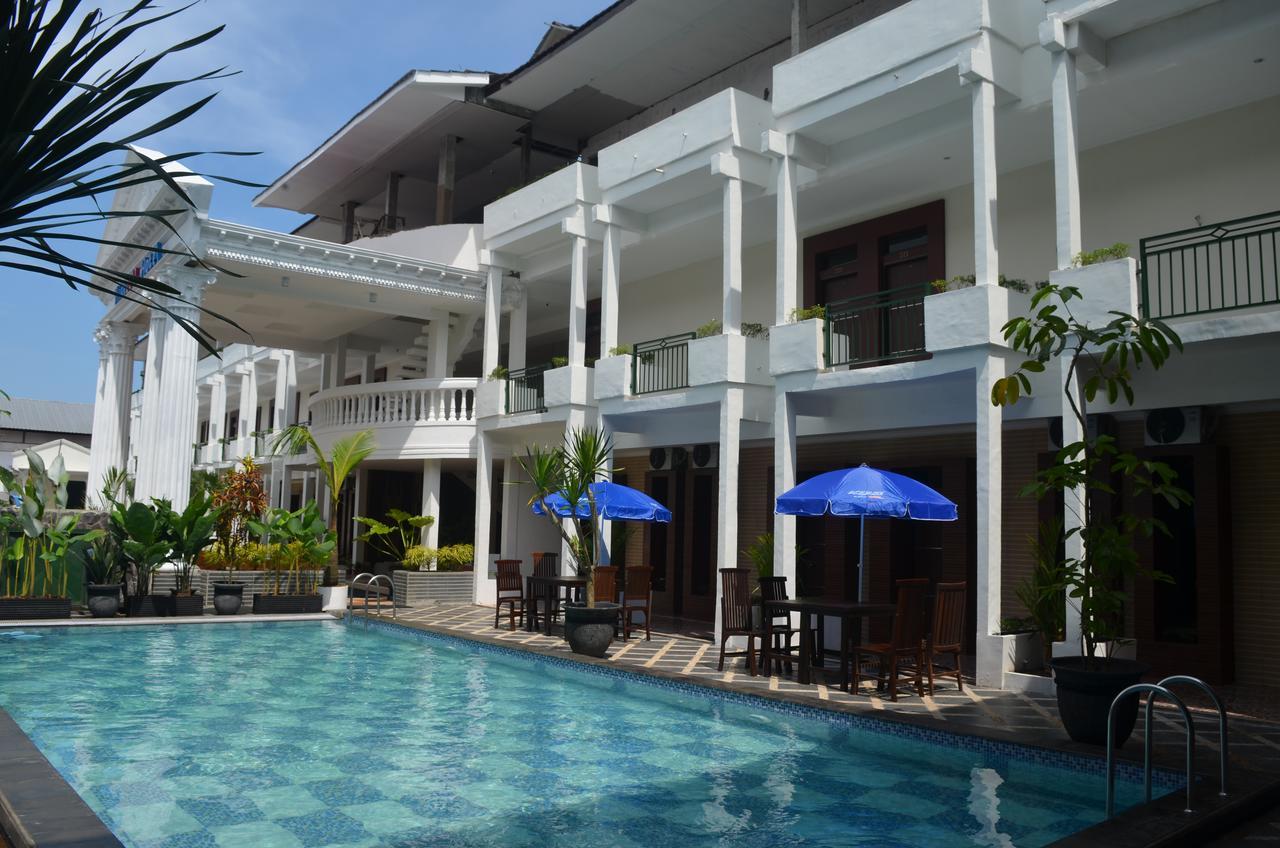 Mirabell Hotel & Convention Hall Malang Exterior photo